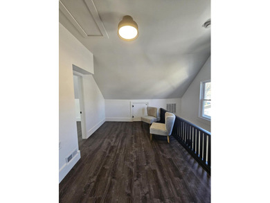 Beautifully remodeled home within walking distance to the beach! - photo 8