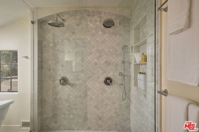 Built in 1924 by aviation pioneer Earle Ovington, Casa Loma is - photo 24