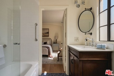 Built in 1924 by aviation pioneer Earle Ovington, Casa Loma is - photo 31