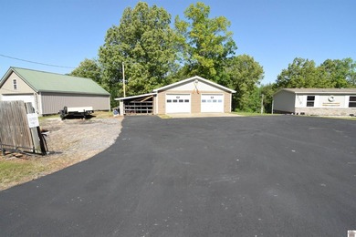 Welcome to this Kentucky Lake Home where quality meets space - photo 6