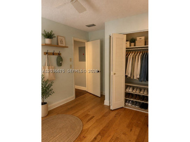 Welcome to Your New Home! LOOK NO FURTHER! Experience absolute - photo 9