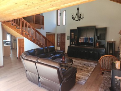 Mountain respite on beautiful accessible and expansive lot, at - photo 12
