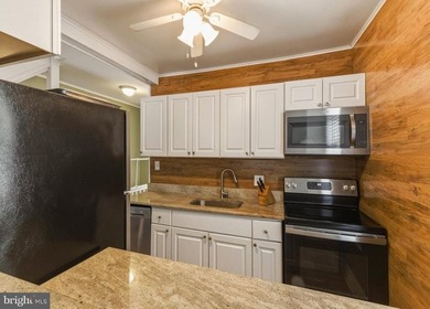 **WATERVIEW** Enjoy LIFE on the WATER here in this lovely 4 - photo 15
