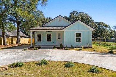 This beautifully crafted new construction home offers 4 bedrooms - photo 1