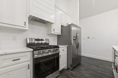 This beautifully crafted new construction home offers 4 bedrooms - photo 10