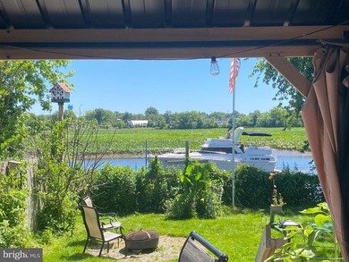 **WATERVIEW** Enjoy LIFE on the WATER here in this lovely 4 - photo 31