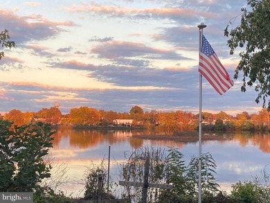 **WATERVIEW** Enjoy LIFE on the WATER here in this lovely 4 - photo 32