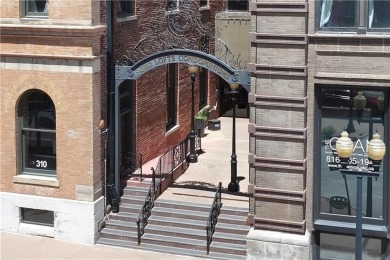 Live in the heart of Kansas City's Garment District at the