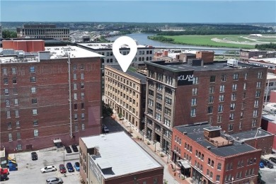 Live in the heart of Kansas City's Garment District at the