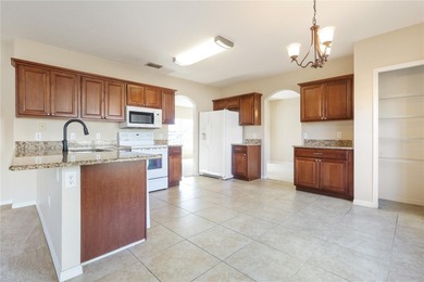 Seller will provide a $10,000 credit with a full-price offer - photo 5
