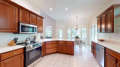 Custom Built Brick Beauty Immaculate 4/5 bedroom home w/ full - photo 7