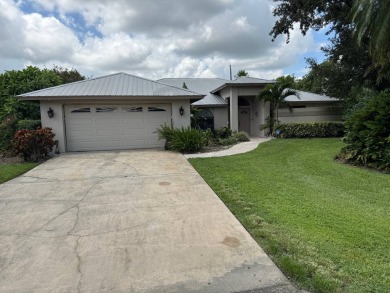 Lake Grassy Home For Sale in Lake Placid Florida