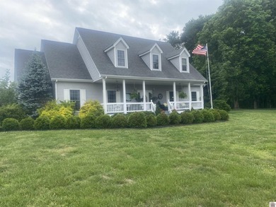 Country living at it's best. Check out this custom-built home - photo 1