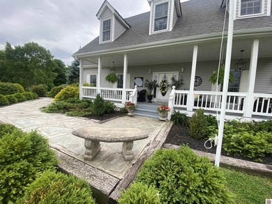Country living at it's best. Check out this custom-built home - photo 6
