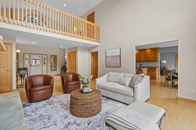 Grand family compound on the coveted IL Avenue area of Green - photo 11