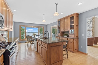 Grand family compound on the coveted IL Avenue area of Green - photo 14