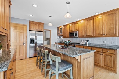 Grand family compound on the coveted IL Avenue area of Green - photo 15