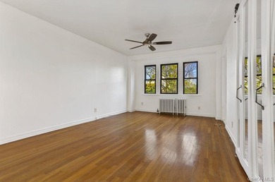 This freshly painted, supra sunny studio apartment in the quaint - photo 7
