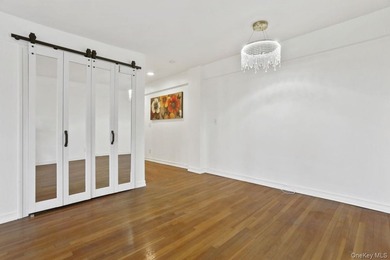 This freshly painted, supra sunny studio apartment in the quaint - photo 8