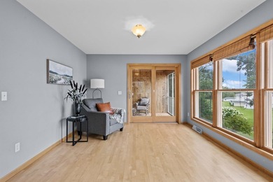 Grand family compound on the coveted IL Avenue area of Green - photo 18