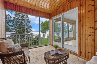 Grand family compound on the coveted IL Avenue area of Green - photo 21