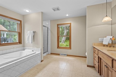 Grand family compound on the coveted IL Avenue area of Green - photo 25
