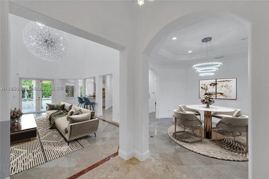 An Italian-inspired family villa situated on a quaint - photo 6
