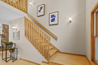 Grand family compound on the coveted IL Avenue area of Green - photo 28