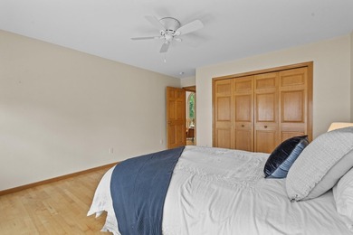 Grand family compound on the coveted IL Avenue area of Green - photo 31
