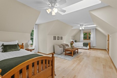 Grand family compound on the coveted IL Avenue area of Green - photo 35
