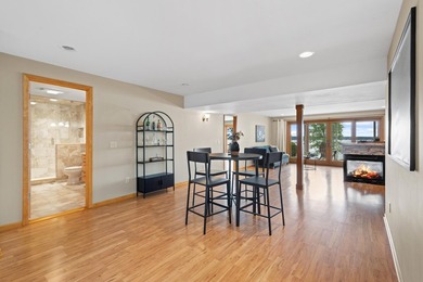 Grand family compound on the coveted IL Avenue area of Green - photo 43