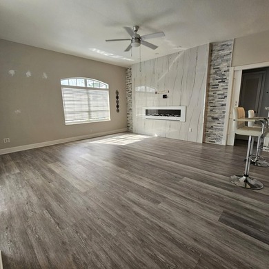 Assumable Mortgage at low interest rate !! Corner Lot, half of - photo 2