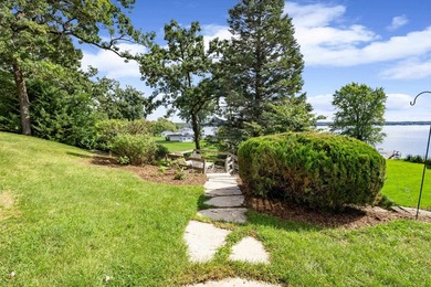Grand family compound on the coveted IL Avenue area of Green - photo 58