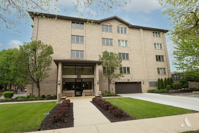 Top-floor 2 bed, 2 bath luxury condo with attached heated - photo 1