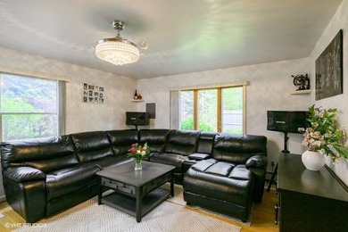 Welcome to 170 Fort Pond Blvd, a charming single-family Saltbox - photo 11