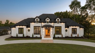 A Masterpiece in the exclusive North Harbour enclave on Lake - photo 1