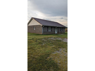 : Wonderful opportunity in a prime location on US Hwy 79. This 2 - photo 1