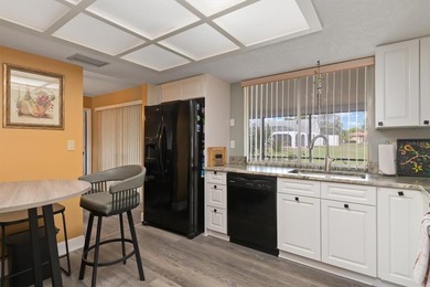 Beautifully updated 2 bedroom, 2 bath, 2 car garage home with - photo 12
