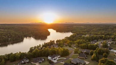 A Masterpiece in the exclusive North Harbour enclave on Lake - photo 2