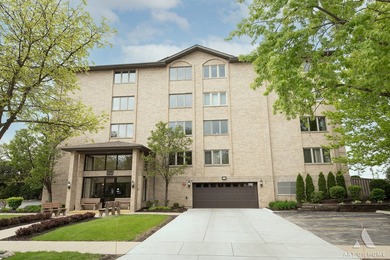 Top-floor 2 bed, 2 bath luxury condo with attached heated - photo 3