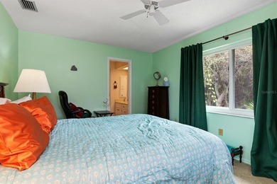 Beautifully updated 2 bedroom, 2 bath, 2 car garage home with - photo 14