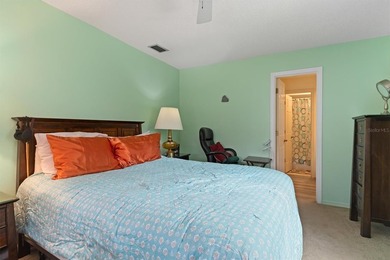 Beautifully updated 2 bedroom, 2 bath, 2 car garage home with - photo 15