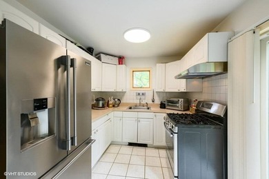 Welcome to 170 Fort Pond Blvd, a charming single-family Saltbox - photo 15