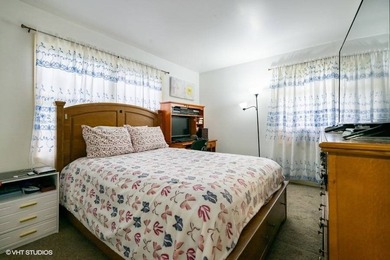 Welcome to 170 Fort Pond Blvd, a charming single-family Saltbox - photo 16