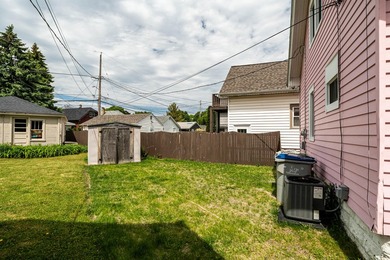 Welcome to the iconic pink house, a classic bungalow in one of - photo 18