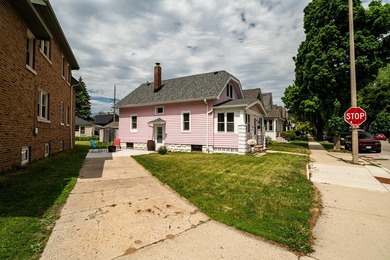 Welcome to the iconic pink house, a classic bungalow in one of - photo 20