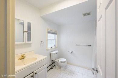 Welcome to 170 Fort Pond Blvd, a charming single-family Saltbox - photo 20