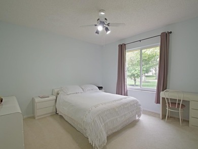Welcome to this beautifully maintained custom-built 4-bedroom - photo 20