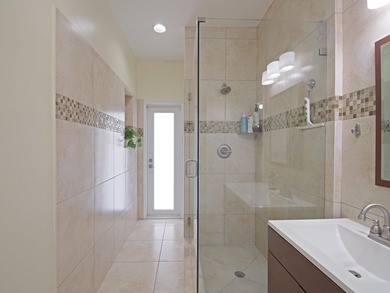 Welcome to this beautifully maintained custom-built 4-bedroom - photo 22