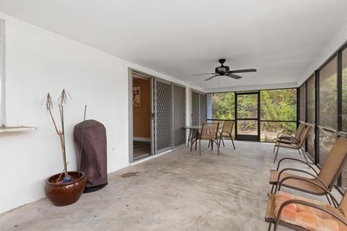 Beautifully updated 2 bedroom, 2 bath, 2 car garage home with - photo 23